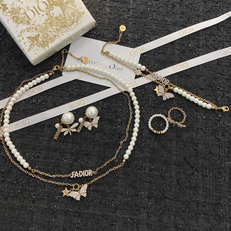 chr1st1an D10r bracelets